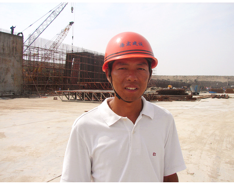 【人物志】敬業創造未來 勤奮鑄就輝煌──記海門項目部土方工程項目部經理徐志堅